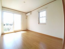 伊予鉄道郡中線 地蔵町駅 徒歩4分の賃貸アパート 1階2DKのリビング/ダイニング