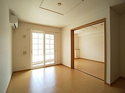 JR予讃線 北伊予駅 バス30分 砥部中央公民館前下車 徒歩10分の賃貸アパート 1階2LDKのリビング/ダイニング