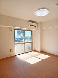 熊本市電A系統 健軍町駅 バス5分 自衛隊前下車 徒歩1分の賃貸マンション 3階ワンルームのリビング/ダイニング