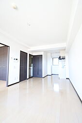 元町パークビル 602 6階1LDKのリビング/ダイニング