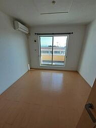 ニュー・ガジュマル 201 2階2LDKのリビング/ダイニング