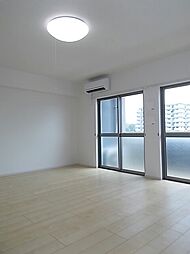 熊本市電B系統 新町駅 徒歩2分の賃貸マンション 7階1Kのリビング/ダイニング