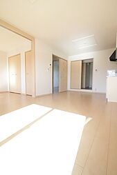 サニーデイ・コートＡ 201 2階2LDKのリビング/ダイニング