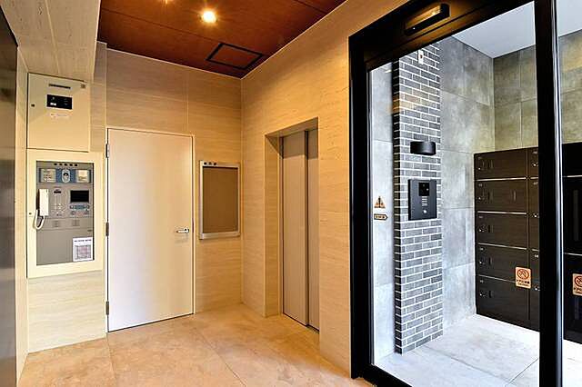 13 / 27