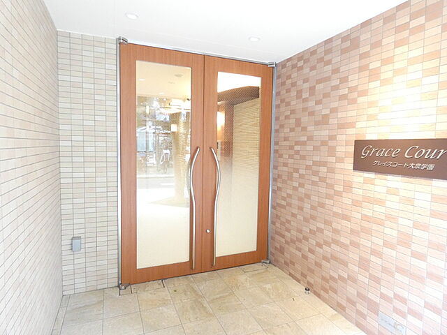 11 / 19