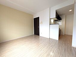 グレース・コート 205 2階1LDKのリビング/ダイニング