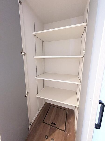 自分で高さが変えられるので、とっても便利な収納☆