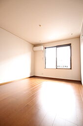 カーサ・ウィステリア 102 1階1Kのリビング/ダイニング