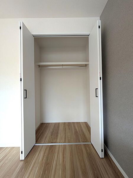 6帖の洋室の収納です♪