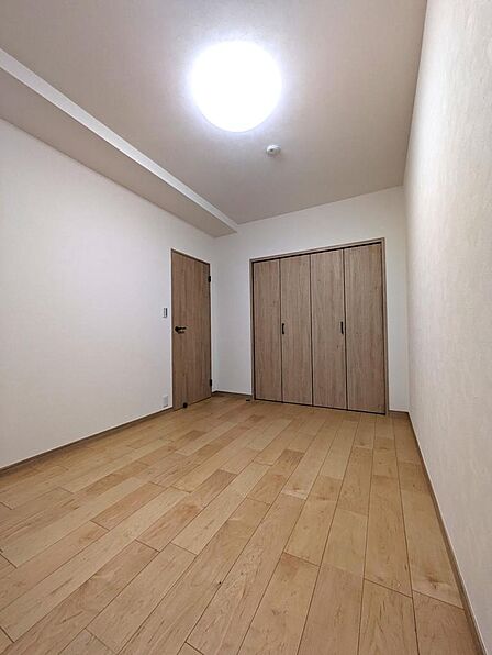 5.6帖の洋室です♪