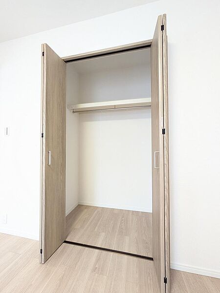 5.8帖洋室のクローゼット☆彡