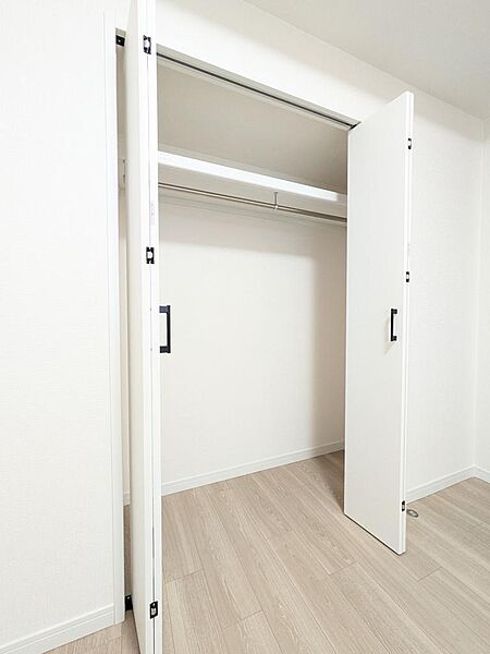 5.9帖洋室のクローゼット☆彡