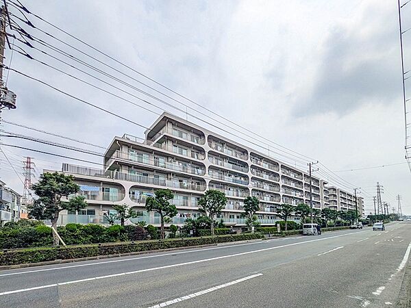 総戸数227戸の大規模コミュニティ。しっかりと維持管理が行われており、長く安心してお住まいいただけます。
