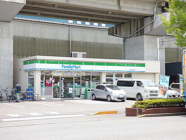 ファミリーマート浦安若潮通り店（240m）