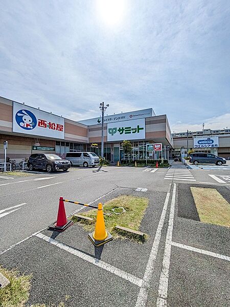 ライフガーデン新浦安にあるサミットまで徒歩14分。
