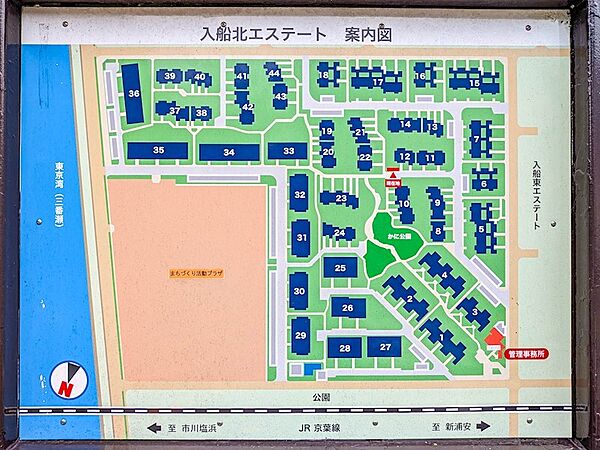 総戸数319戸の大規模コミュニティ。土地持分約53.49坪の資産性も魅力です。
