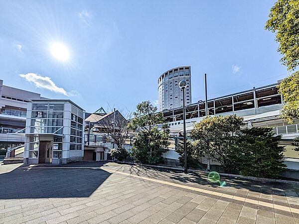JR京葉線新浦安駅まで徒歩10分。東京方面へのアクセスもスムーズな快速停車駅です。