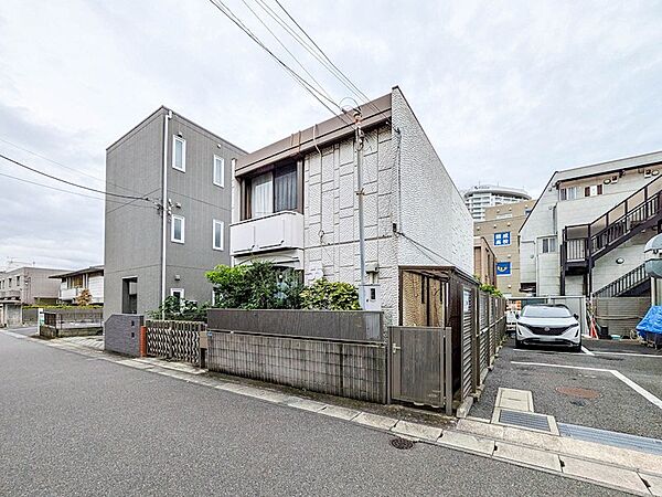 建ぺい率60％・容積率200％。マイホーム建設のほか、店舗兼住宅の建築用地としてもご検討いただけます。