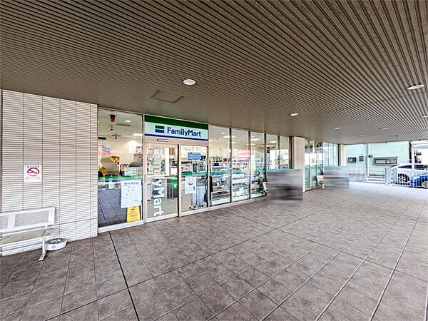ファミリーマート東京ベイ・浦安市川医療センター店（390m）