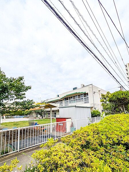 入船南認定こども園まで徒歩3分（約230m）！送迎しやすい環境。