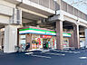 周辺：ファミリーマート浦安入船六丁目店（250m）