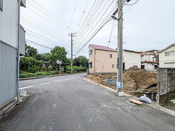 【周辺環境】緑に囲まれた閑静な住宅街へお住み替えはいかがでしょうか。落ち着いた住環境が魅力です