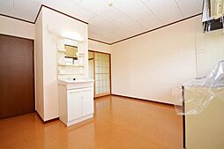 ファミーユふじ　Ａ 202 2階2DKのリビング/ダイニング