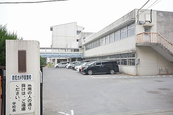 画像5:笠懸中学校(1、140m)