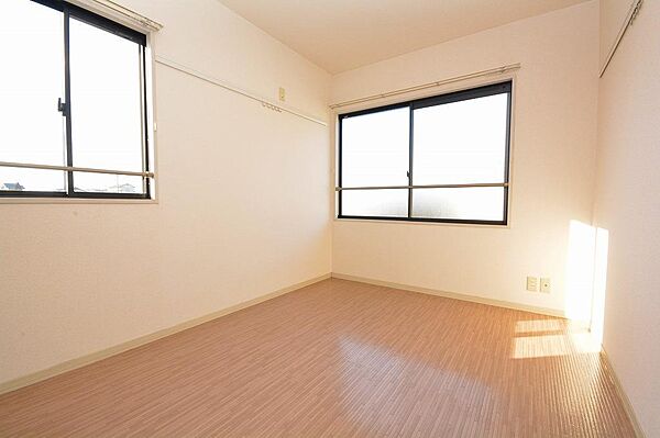 apartment 群馬県みどり市笠懸町鹿4004-1
笠懸町鹿の賃貸情報を見る
物件地図