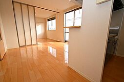 ライフ・レビュー　Ａ 102 1階1LDKのリビング/ダイニング