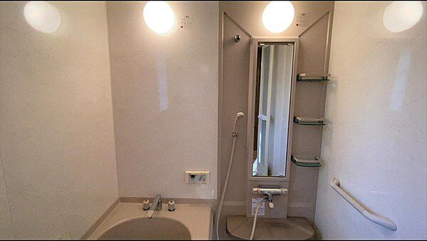 【浴室】明るいです