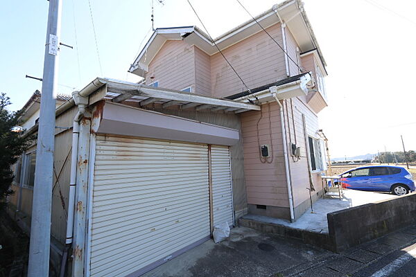 建物北西側より