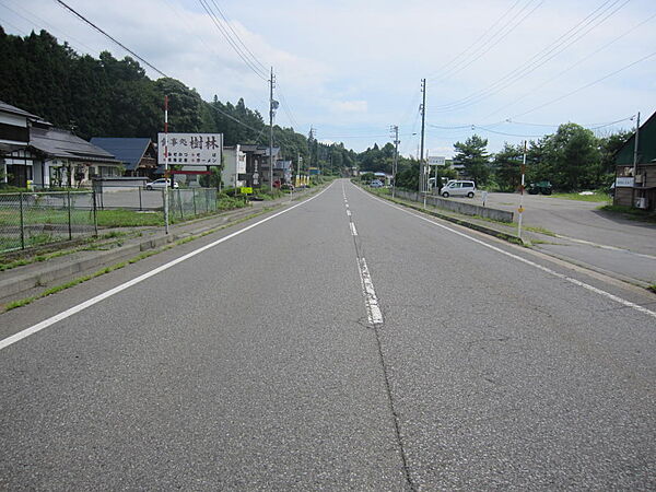 国道18号線沿い