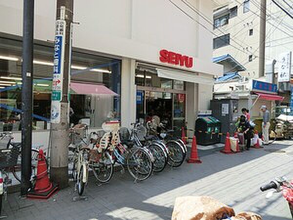 周辺環境:西友烏山店