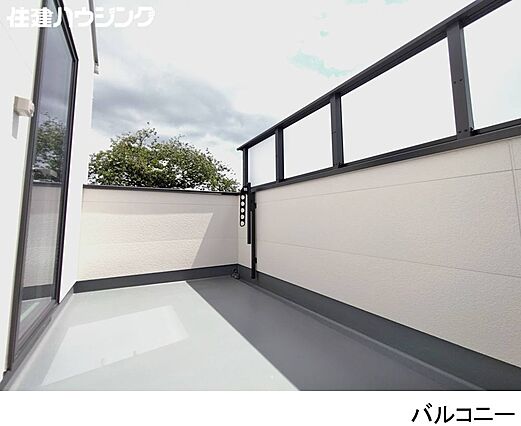 3階に広いルー...