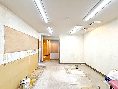 室内：室内工事中