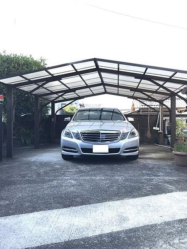 雨が降っても安心！カーポート付きの駐車場♪