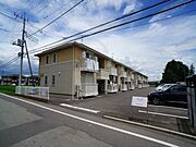 １棟４戸で全戸角部屋になります。お隣とは浴室・洗面所で接する間取りです