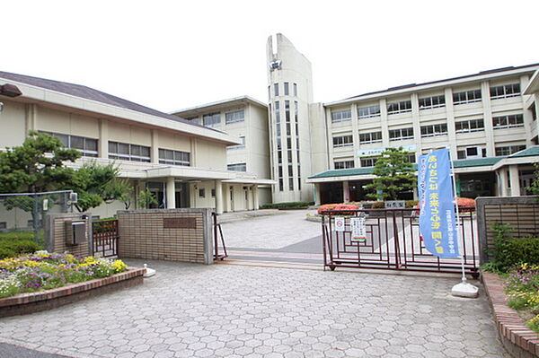 画像16:中学校「広島市立城山中学校まで1155ｍ」
