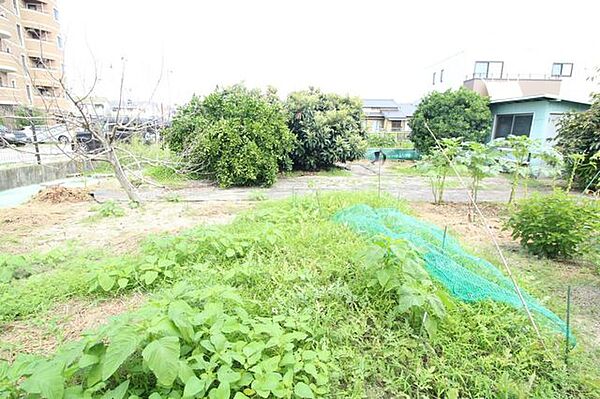 六名南保育園まで　約700ｍ　徒歩約9分。みやこ第二幼稚園まで　約1200ｍ　徒歩約15分。