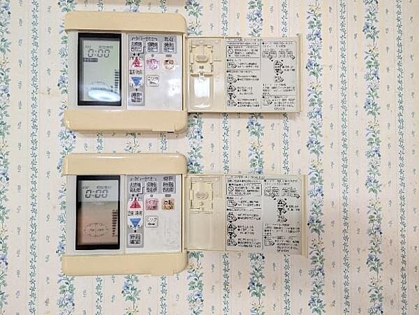 リビングダイニングには床暖房があります!!