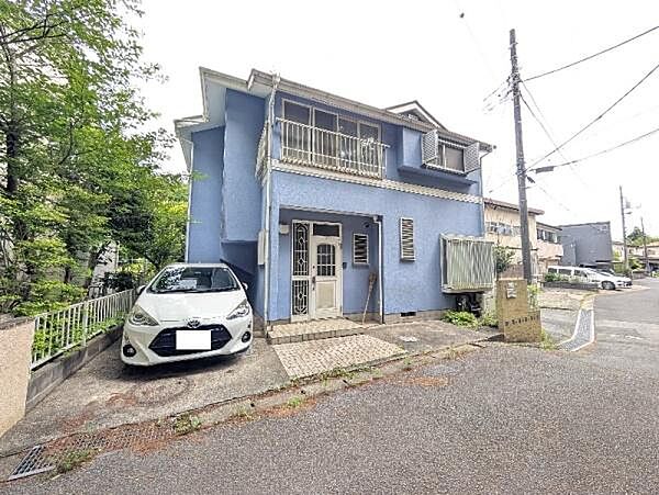 敷地内駐車場1台分あります!!
