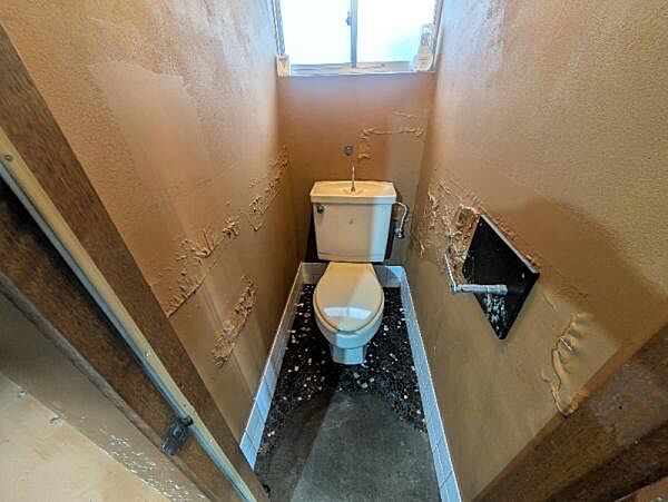 トイレは1階にあります!!