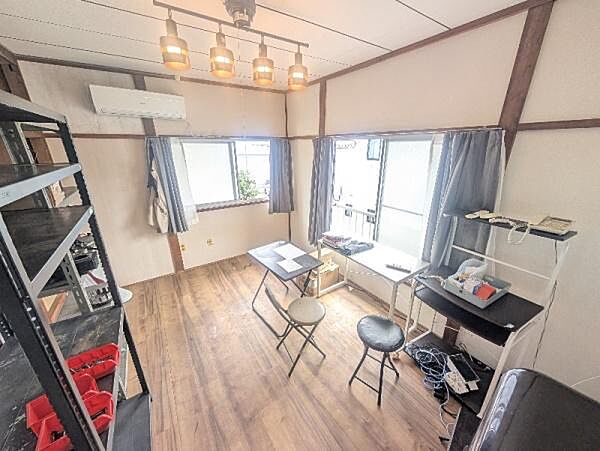 二面採光の洋室を撮影しております!!