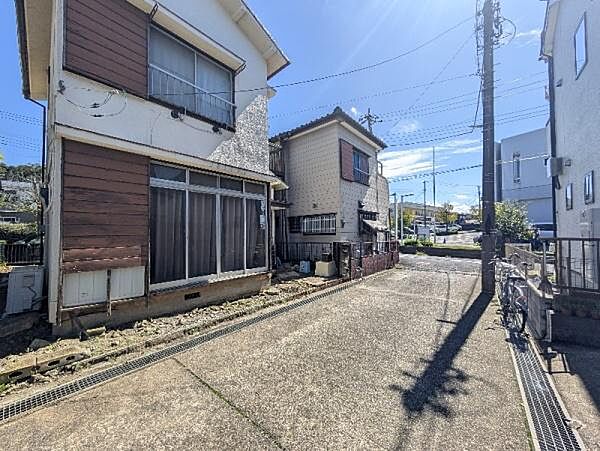 前面道路（私道）を撮影しております!!