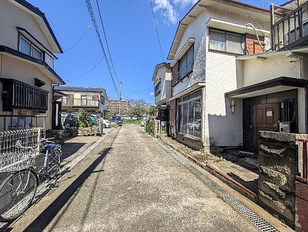 前面道路（私道）を撮影しております!!