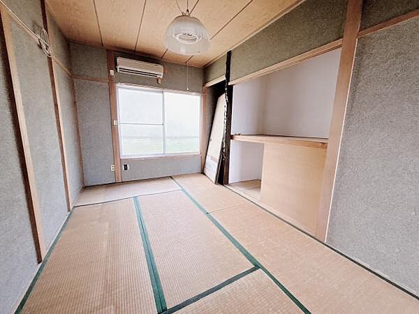 押入れ収納を備えた和室。寝具や季節用品をすっきり収納でき、お部屋を広々と活用できます。