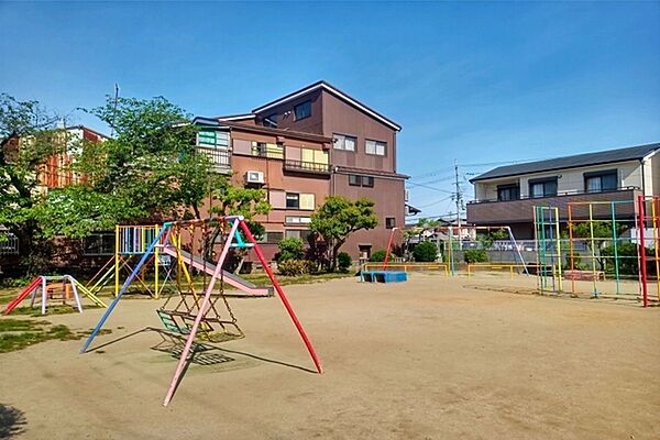 六万寺公園まで423m