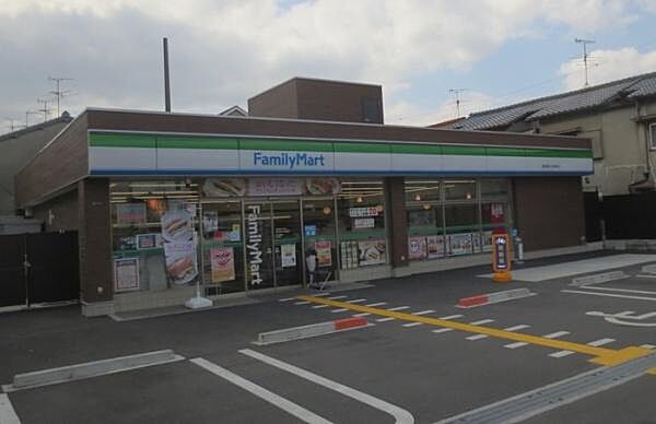 ファミリーマート東大阪六万寺町店まで841m