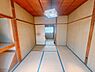 和室：【和室】和の趣を感じられる、落ち着いた空間が魅力のお部屋。畳に座ってのんびり過ごしたり、ごろんと横になったりと、思い思いの時間を楽しめます。